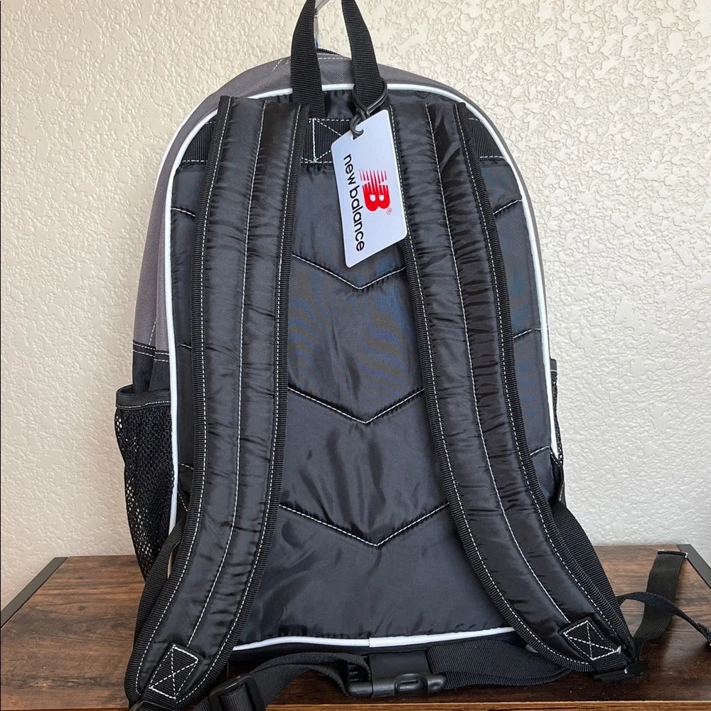 🆕 New Balance Tech backpack - Picture 4 of 5